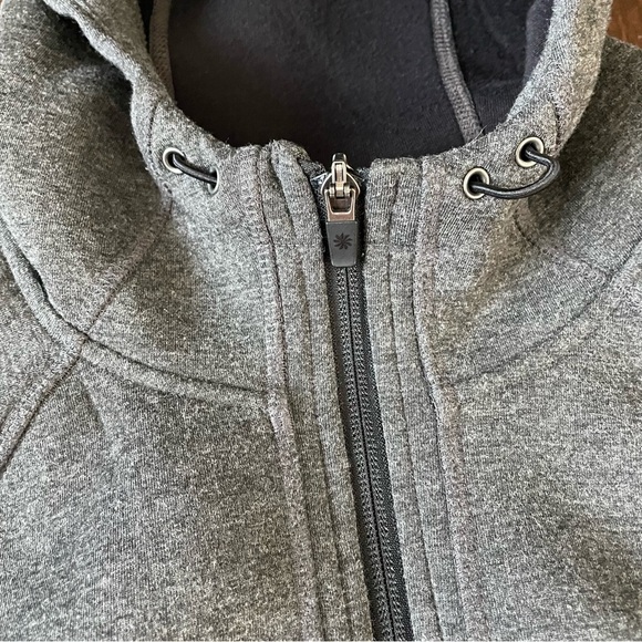 Athleta Fuse Jacket Gray Full Zip Activewear Running Hooded Coat Sz S - Picture 12 of 14